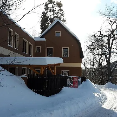 Apartamento V Zatáčce *